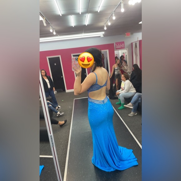 Faviana S10500 Prom dress - Picture 4 of 6